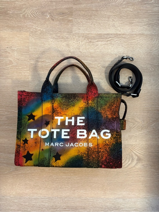 Marc Jacobs Handbags - Medium Marc Jacobs “Shooting Stars” ✨ 💫 The Tote Bag